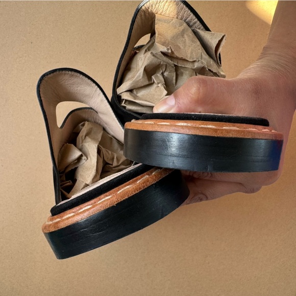 Authentic Fendi Black Suede And Python Cut Out Flat Sandals size 41 - Picture 4 of 10